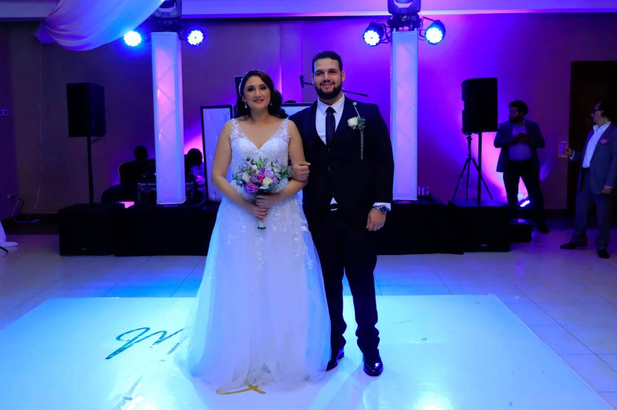 Marcelo Gargano y Sonja Mejía celebran romántica boda