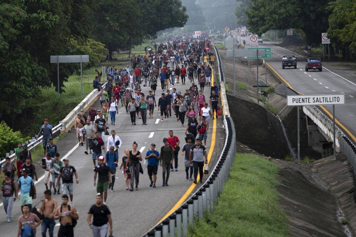 Guatemala se mantiene en “alerta” ante posible caravana migrante de Honduras