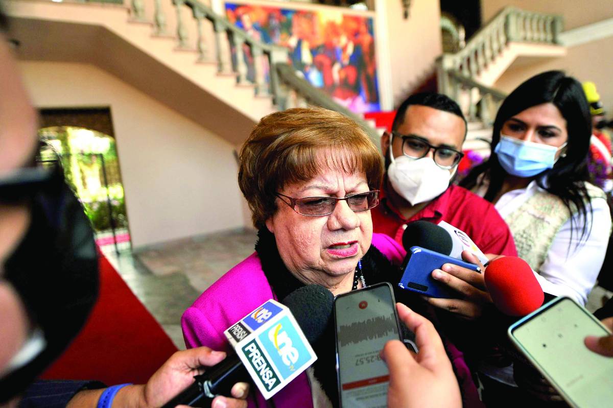 “Quieren interpretar las leyes a su manera”: Doris Gutiérrez
