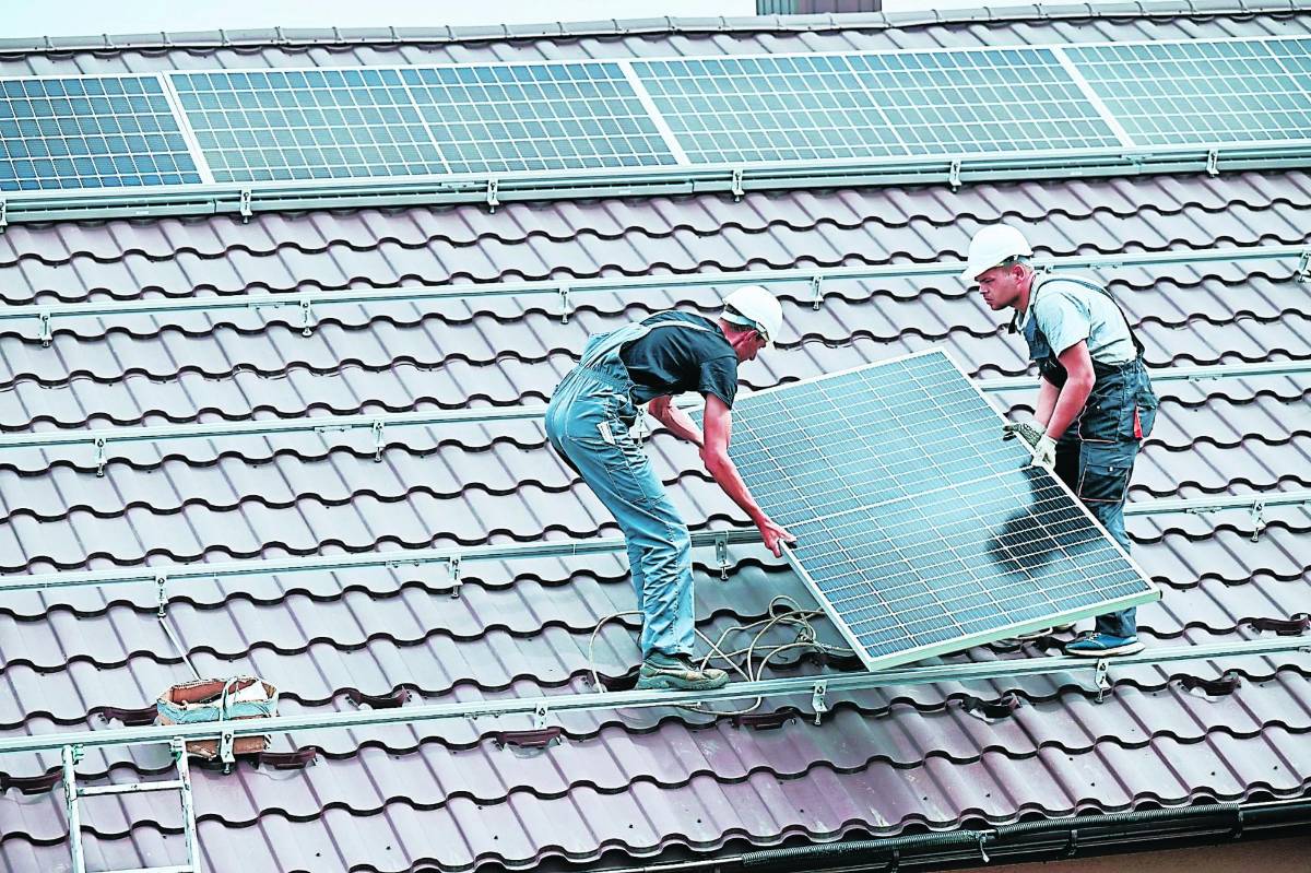 L75,000 cuesta electrificar una casa con paneles solares