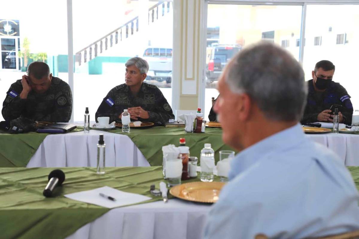 FF AA garantizan a candidatos paz y seguridad en elecciones