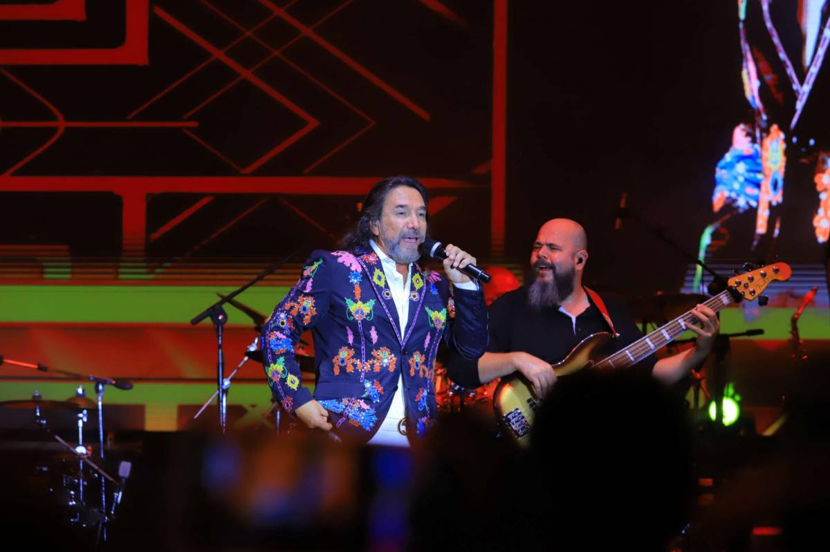 El Buki se roba el corazón de los sampedranos con sensacional concierto