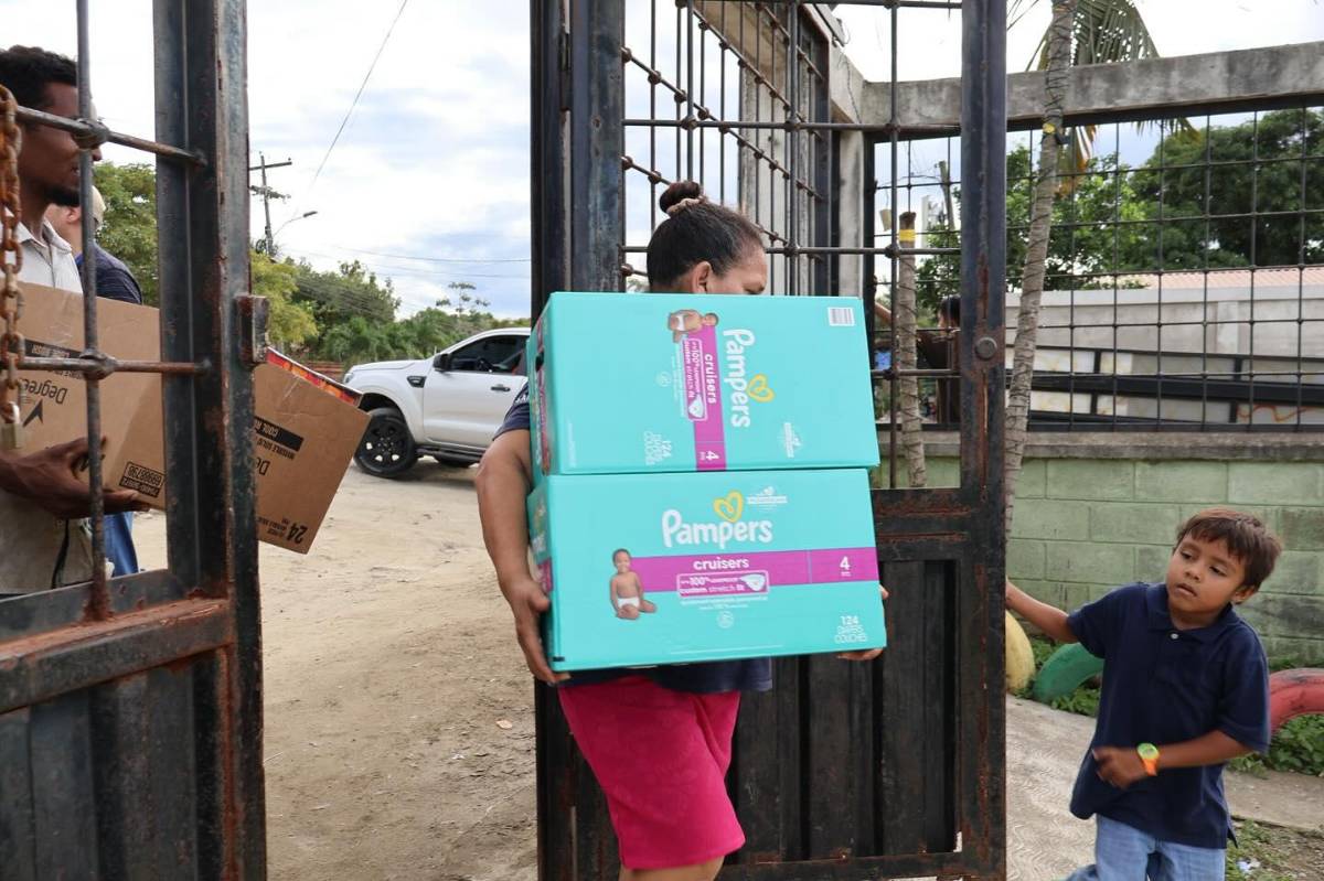 Cámara de comercio lleva ayuda a afectados por tormenta Sara
