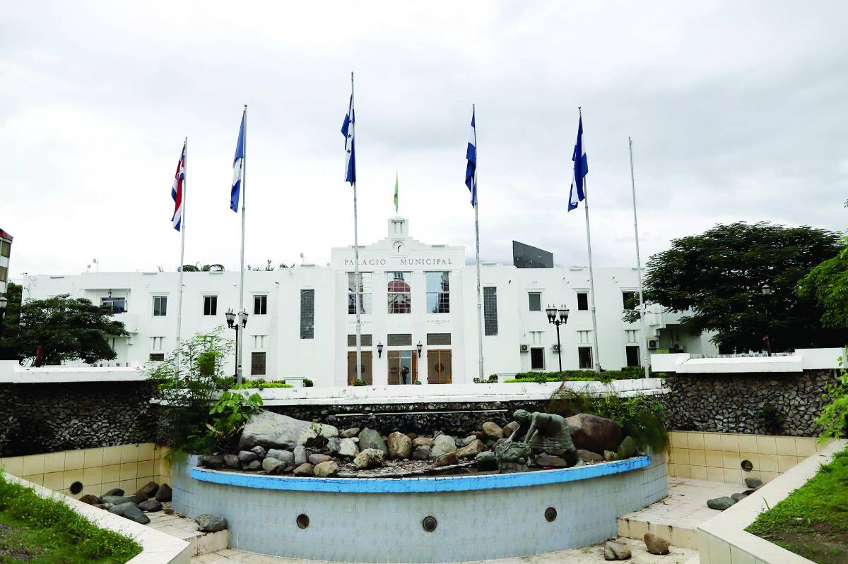 Roberto Contreras buscará desvirtuar embargo a las cuentas municipales