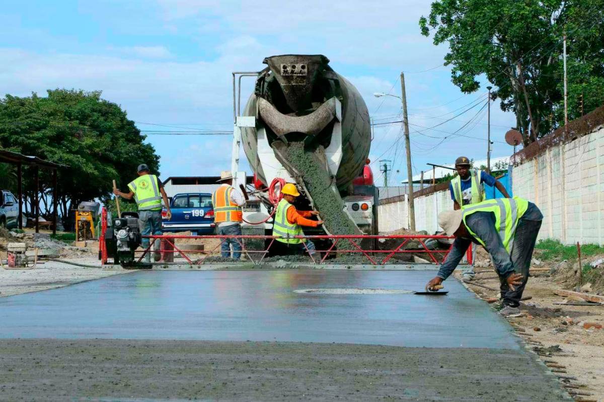 Chamelecón recibe con agrado pavimento en la primera avenida