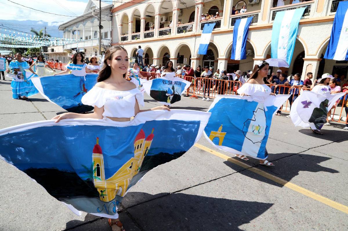 La Ceiba vibró en festejos patrios de Independencia