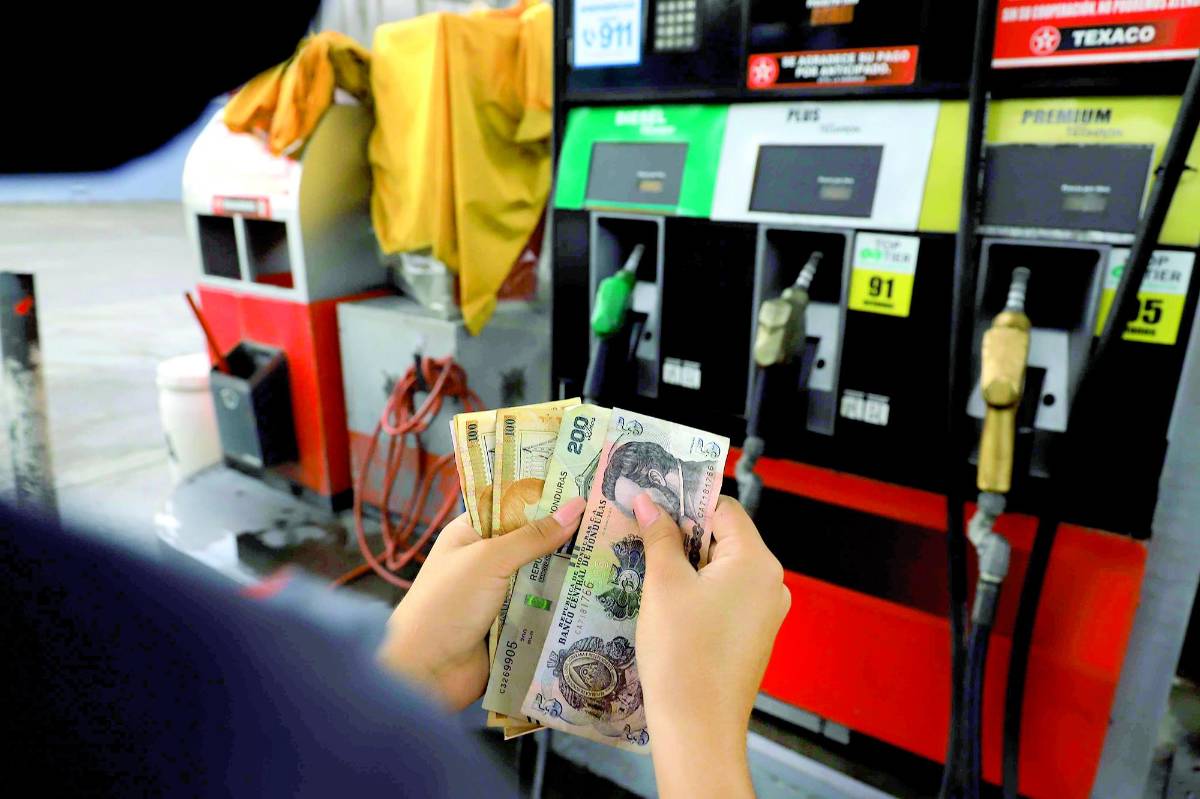 Fuerte aumento a los combustibles este lunes en Honduras