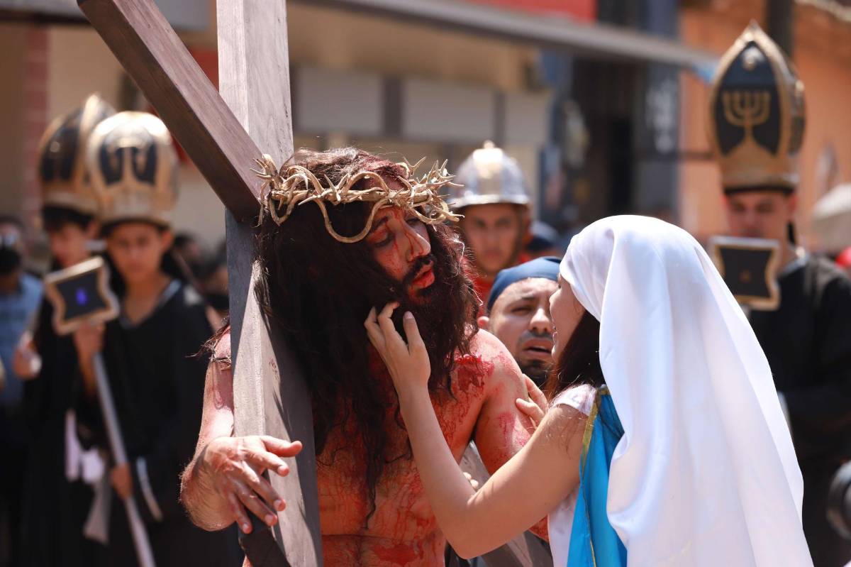 Santa Bárbara: trinitecos encarnan la Pasión de Cristo