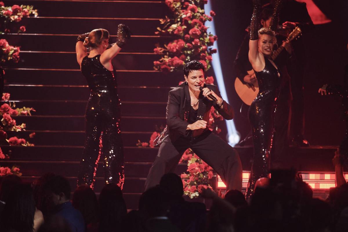 Chayanne cautivó “Bailando bachata” en Premio Lo Nuestro 2024