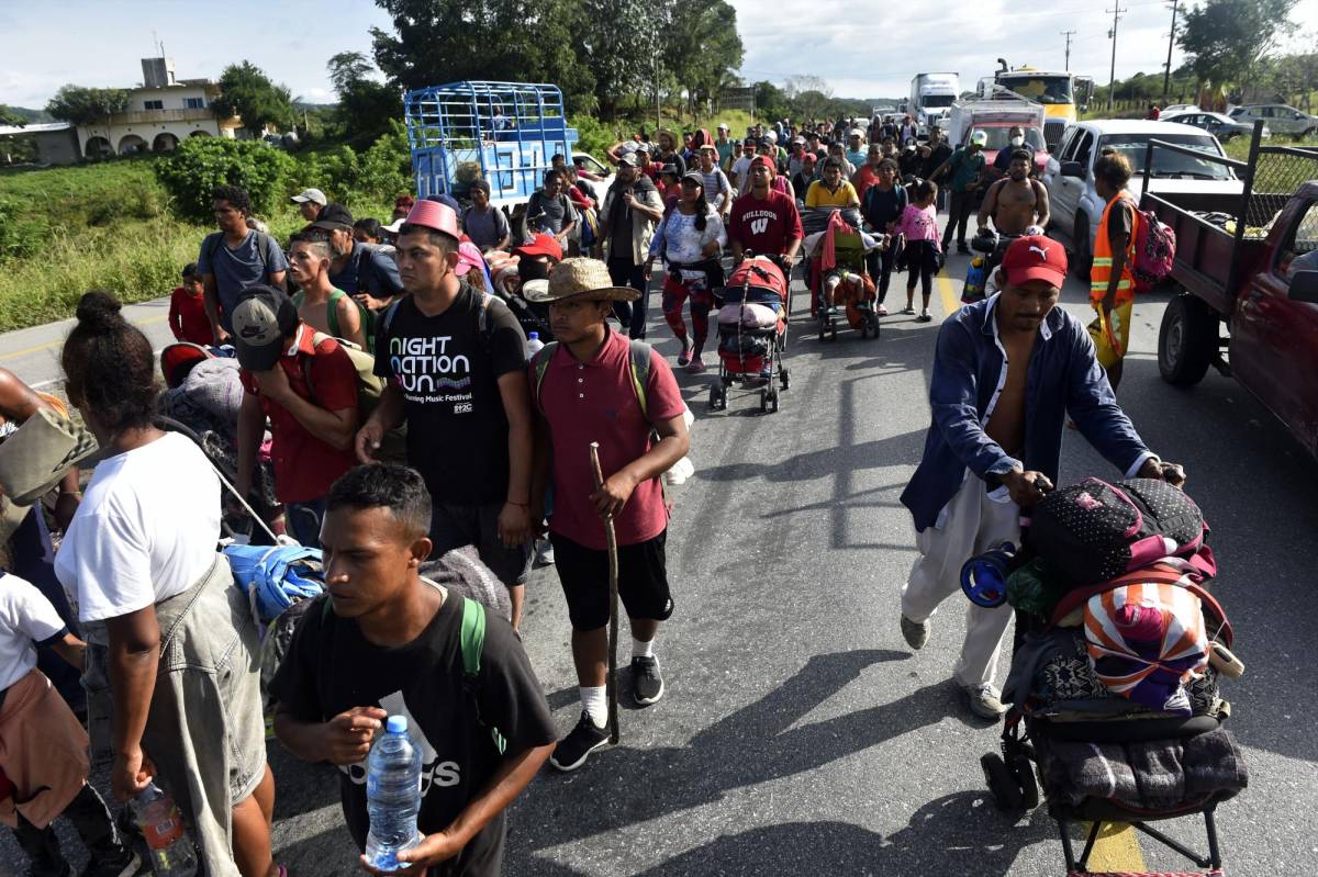 “¡Nos tiene que echar la mano!”: suplican migrantes hondureños de la caravana a Biden