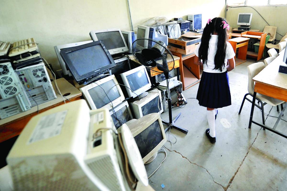 Honduras apuesta a conectar con internet 10,000 escuelas