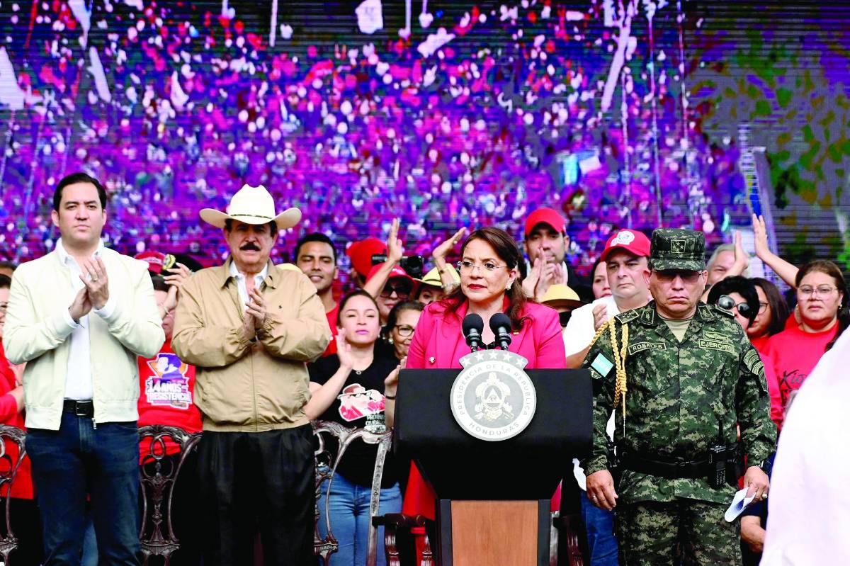 Xiomara Castro llama a militantes a mantenerse firmes hasta segunda orden