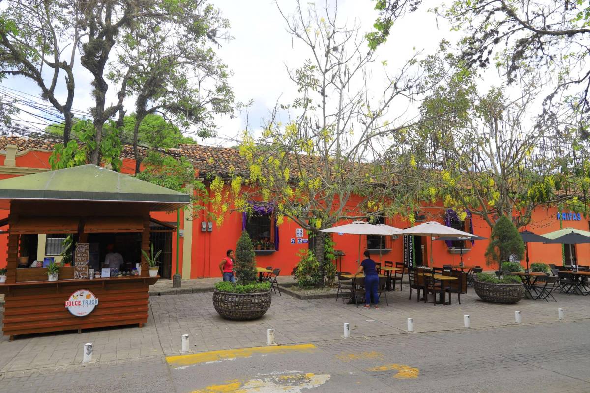 En Comayagua hay más de 40 hoteles y variedad de restaurantes con diferente gastronomía.