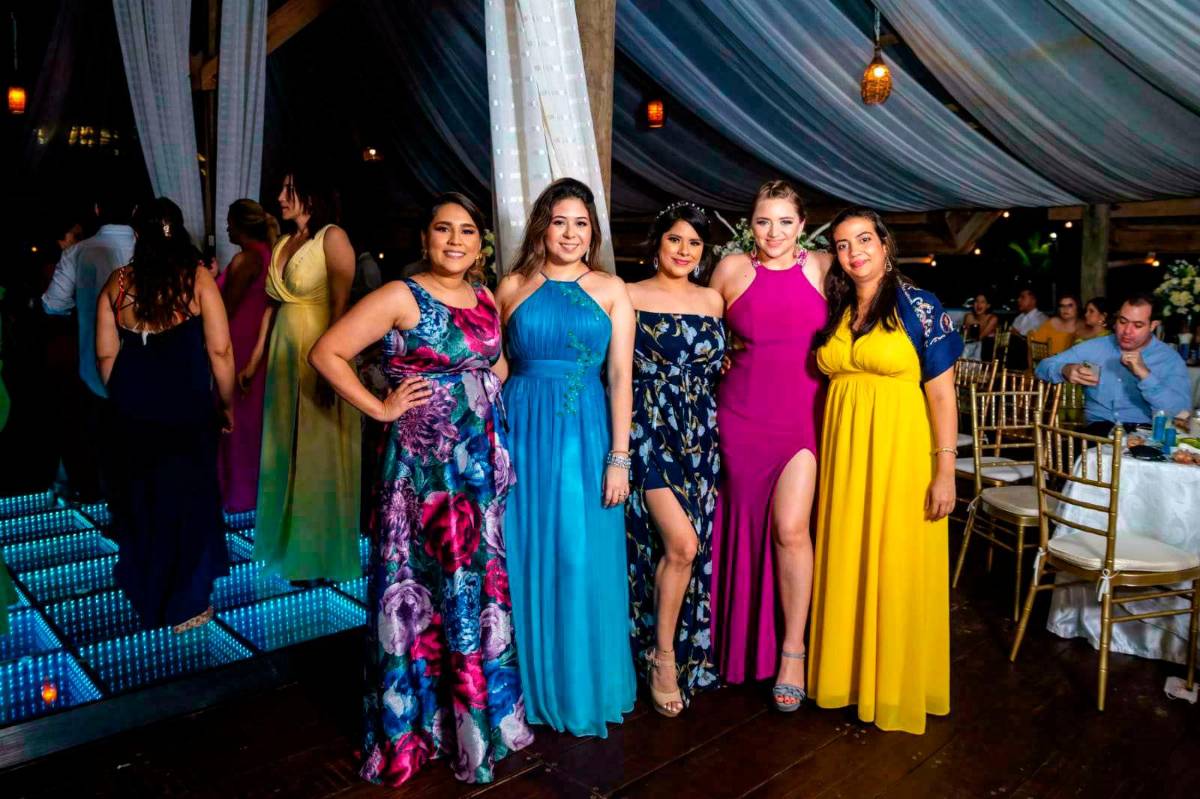 Roberto y Carlota sellan su amor con un romántico matrimonio