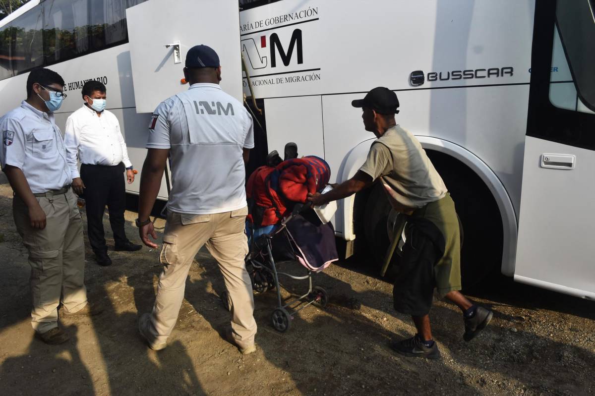 Los migrantes no confían en las autoridades mexicanas afirmando que han engañado a muchos.