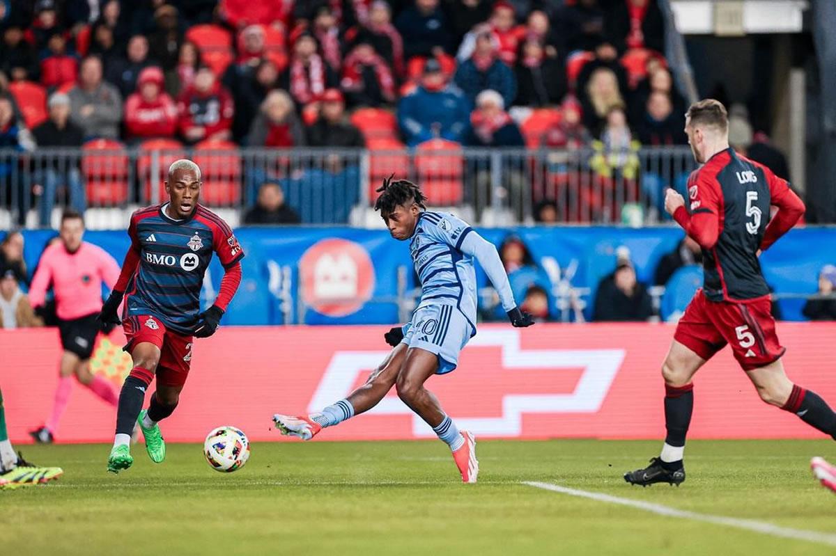 Así marcó Alenis Vargas su primer gol con el Sporting Kansas City en la MLS.