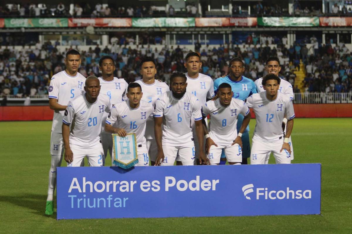 El 11 titular de Honduras que manda a la cancha Reinaldo Rueda.
