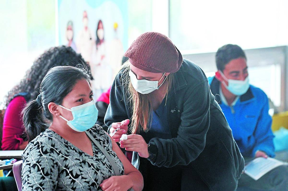 Más de 1.2 millones siguen sin aplicarse la vacuna anticovid