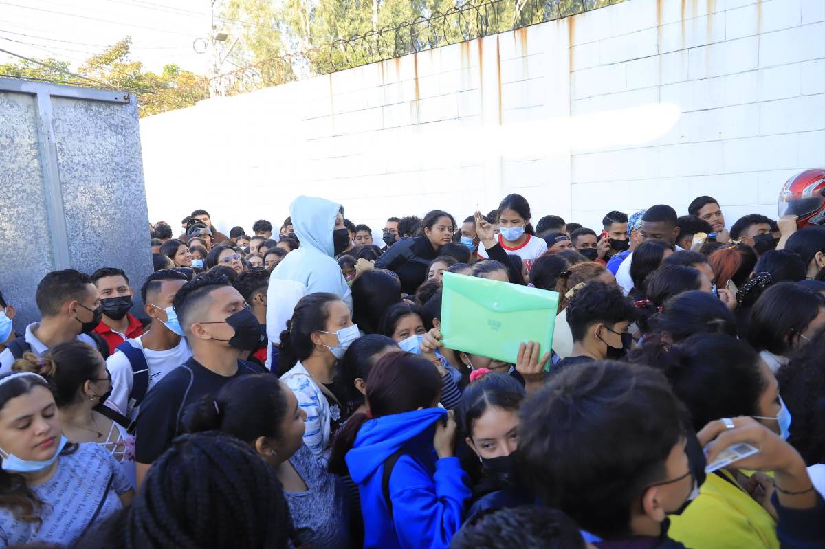 Apenas 10,000 empleos se generan al año en Honduras