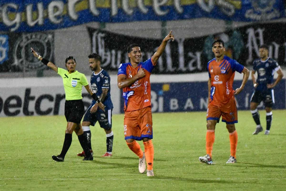 Festín en el Motagua-UPNFM, gesto de Javier López y polémica en Comayagua