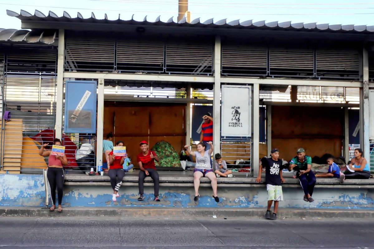 Cierran caseta del Trans-450 para evitar entrada de migrantes