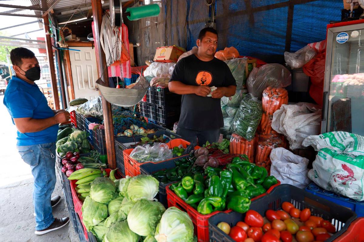 Reclaman rebajas de precios en mercados tras bajas en combustibles