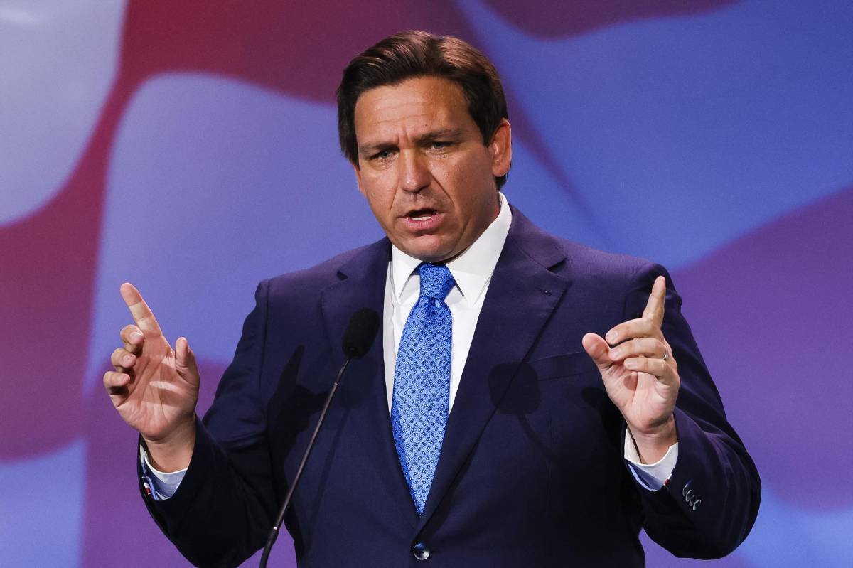 DeSantis despliega efectivos ante “potencial” ola migratoria desde Haití hacia Florida