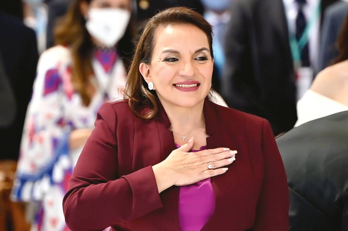 Xiomara Castro vistió de Yoyo Barrientos
