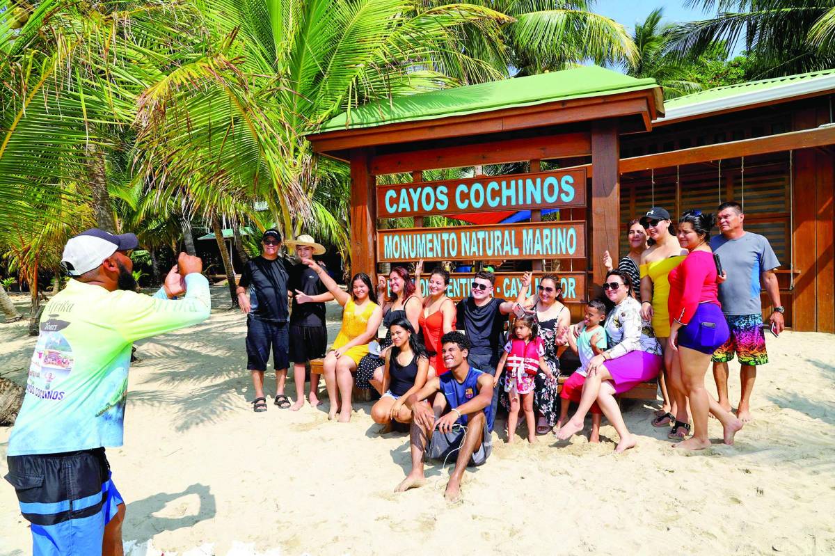 Cayos Cochinos, perteneciente a islas de la bahía, es uno de los sitios más visitados en verano.