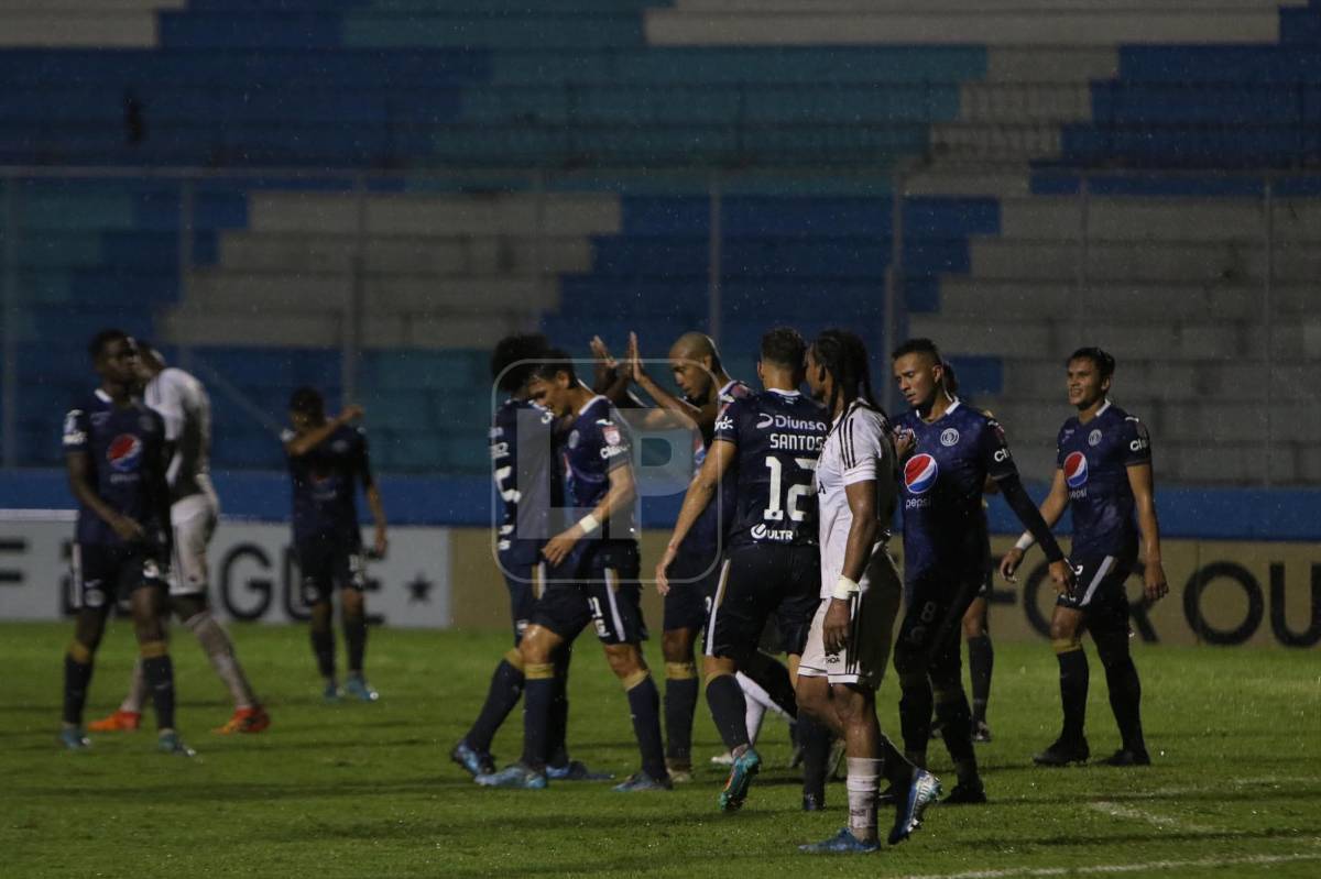 Eddie Hernández se encargó de marcar el segundo gol.