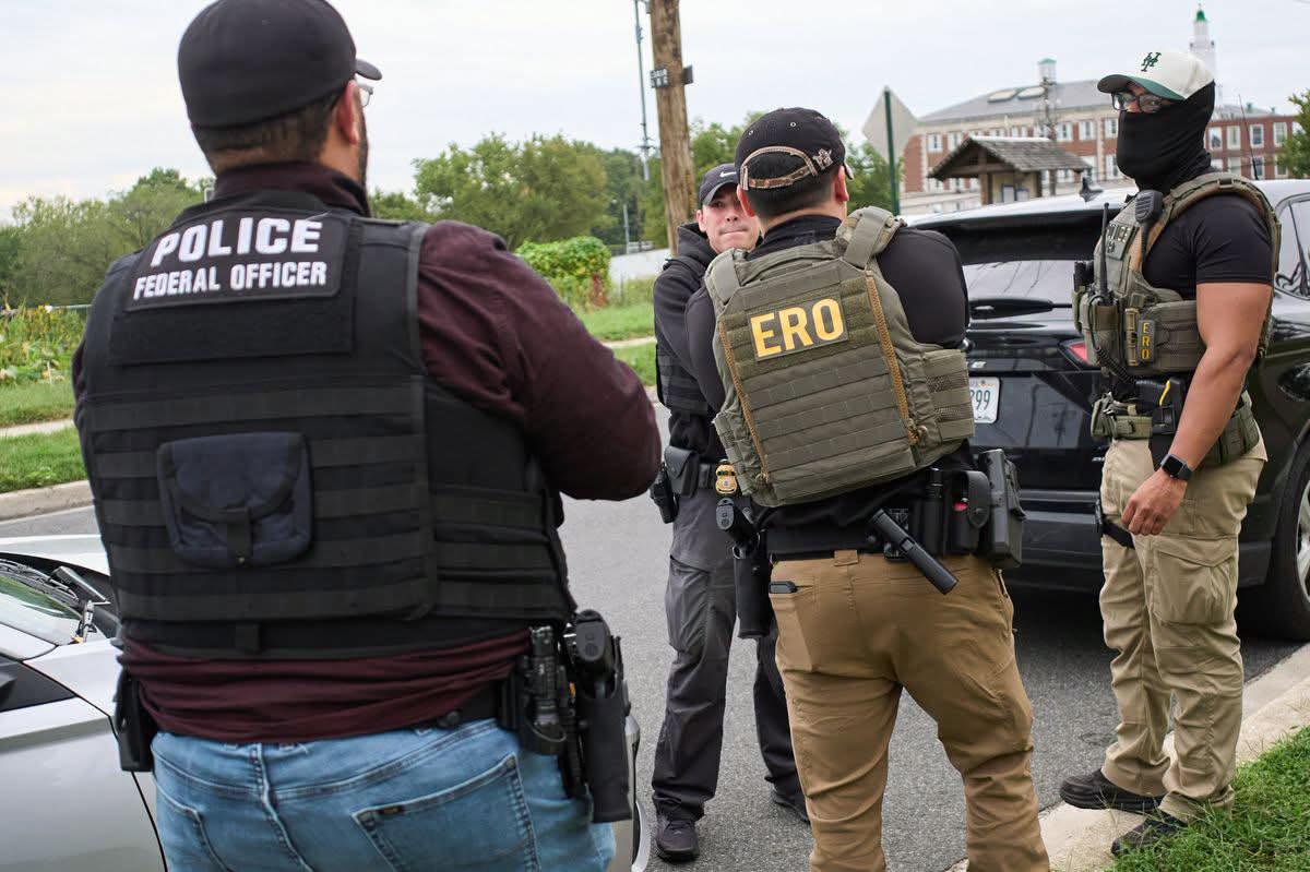 Inmigrantes en Estados Unidos podrían quedarse temporalmente sin permiso de trabajo