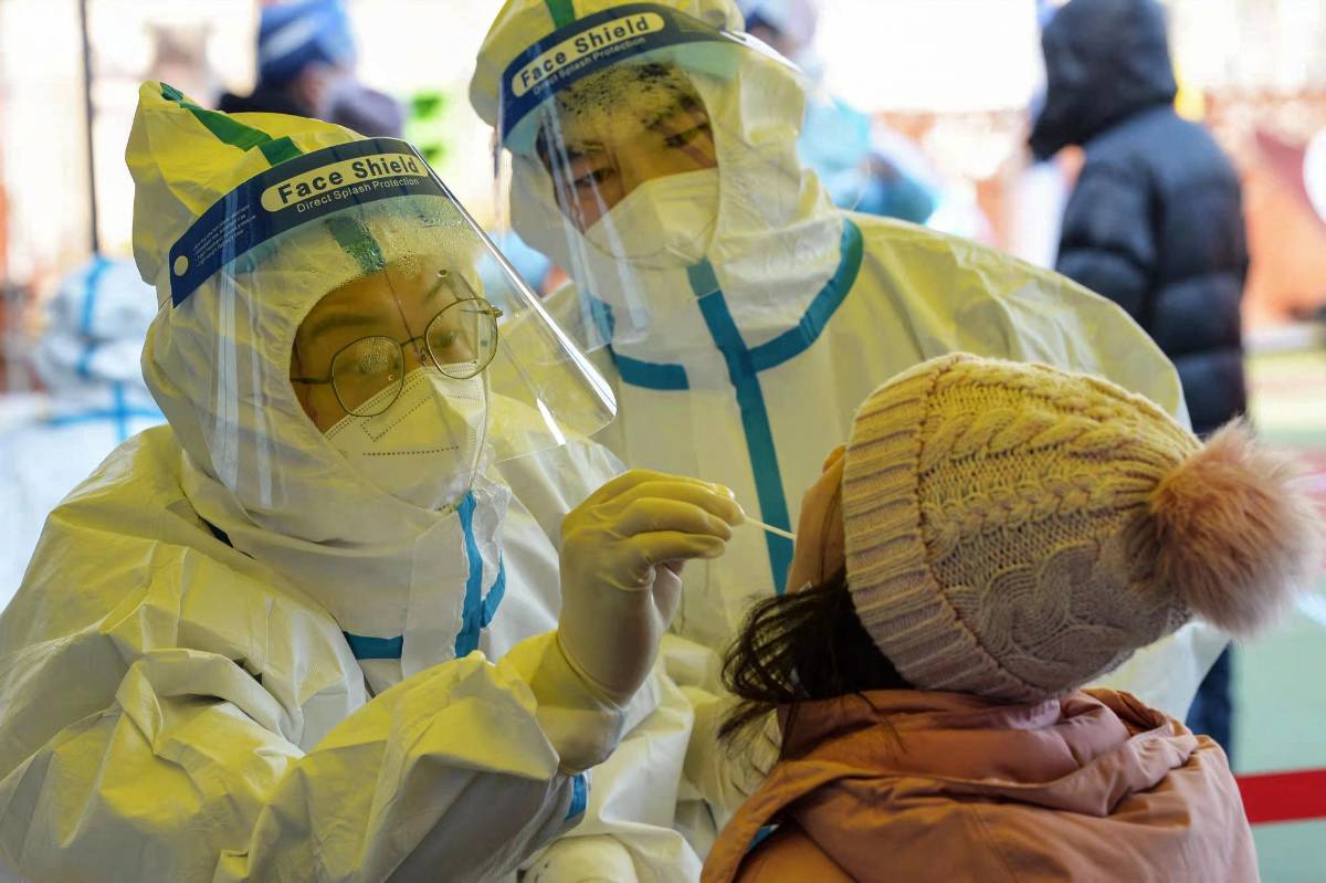 La variante ómicron ya es la dominante en el mundo, con casi un 60 % de casos