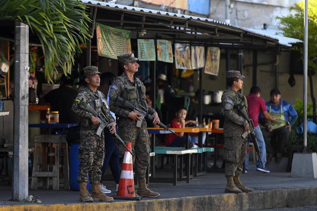 “Sin mareros no pagamos extorsión”: Comerciantes salvadoreños vencen temor a las pandillas
