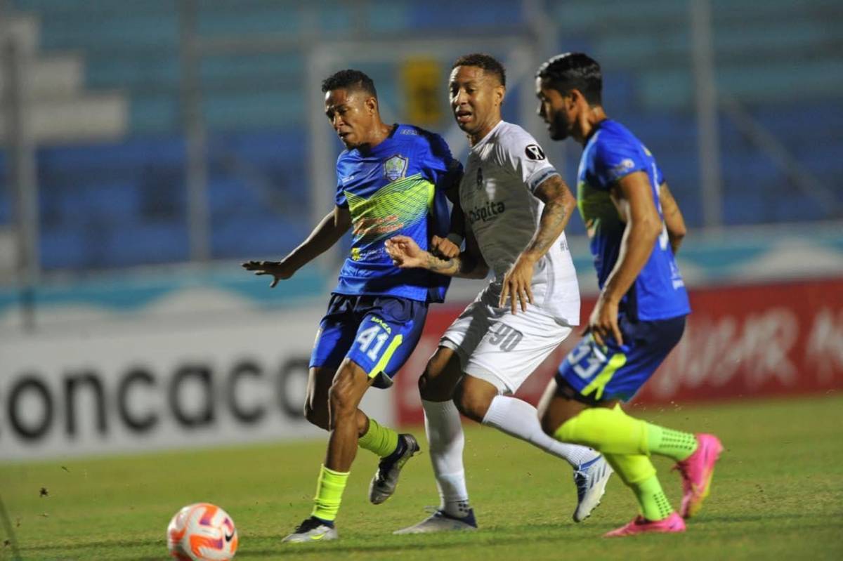 El Olancho FC no pudo romper la muralla del Sporting San Miguelito.