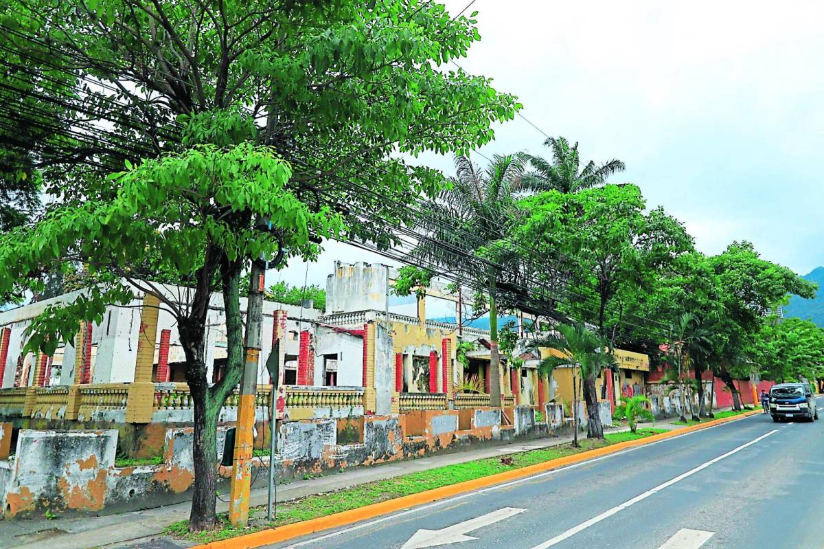 En abandono están varios edificios históricos de San Pedro Sula