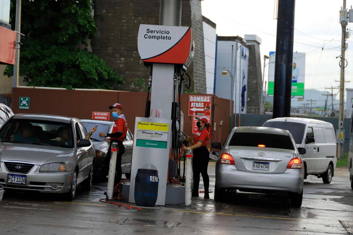 Variaciones mixtas tendrán los combustibles este lunes