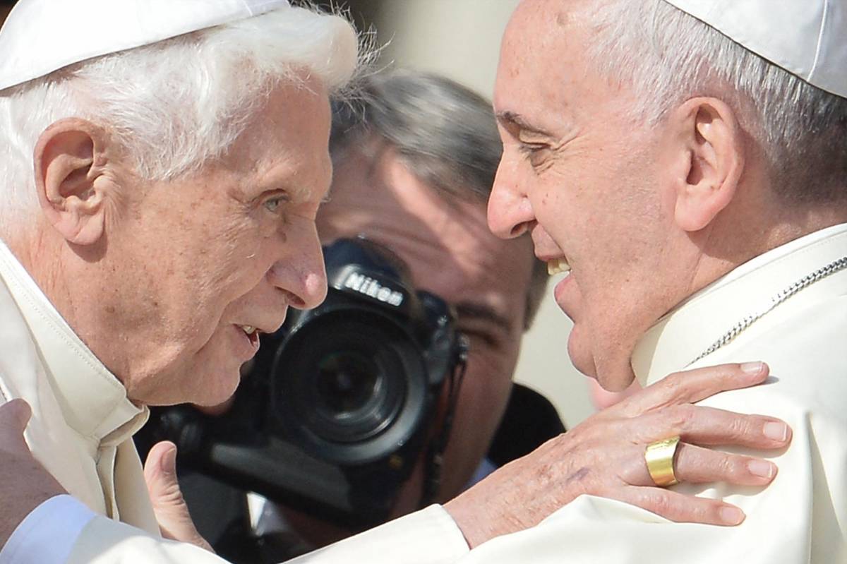 Benedicto XVI, de la renuncia a la inédita convivencia entre dos papas