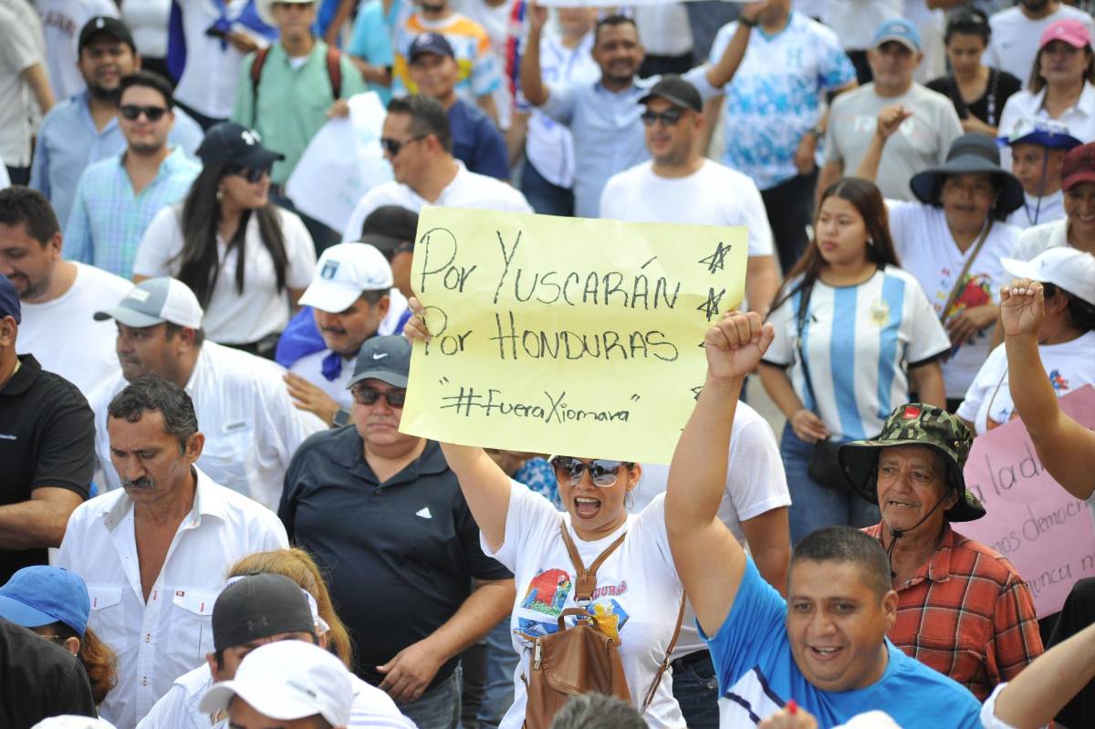 La “Marcha por Honduras” estuvo muy concurrida.