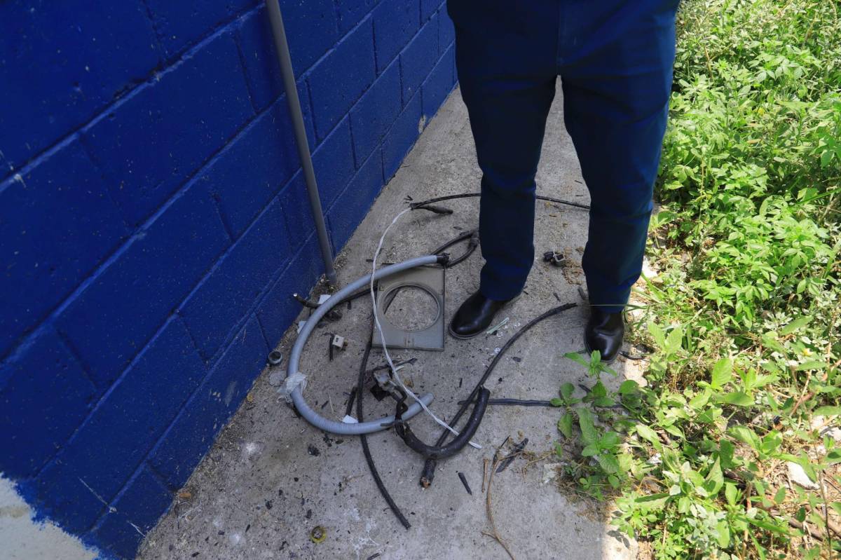Los cables usados para las instalaciones eléctricas fueron de mala calidad, denunciaron autoridades de la escuela.