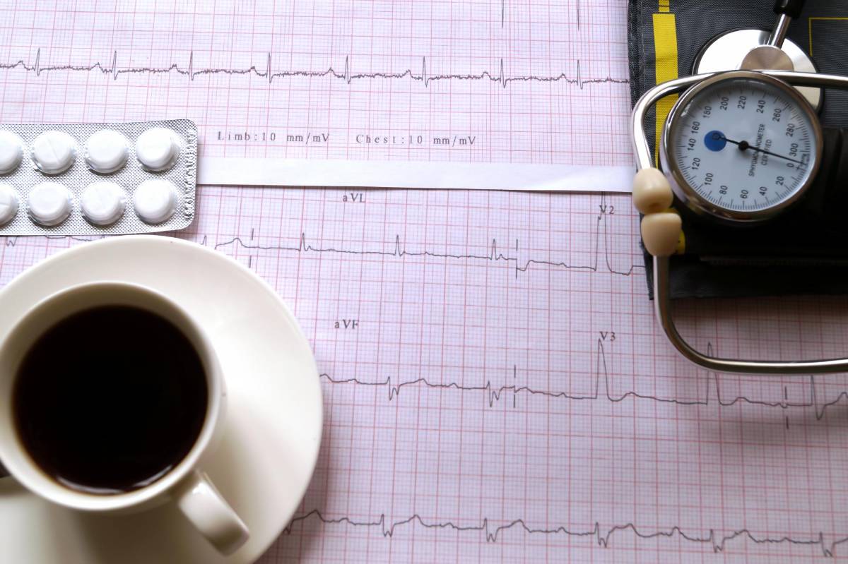 El café podría ser peligroso para personas con hipertensión grave