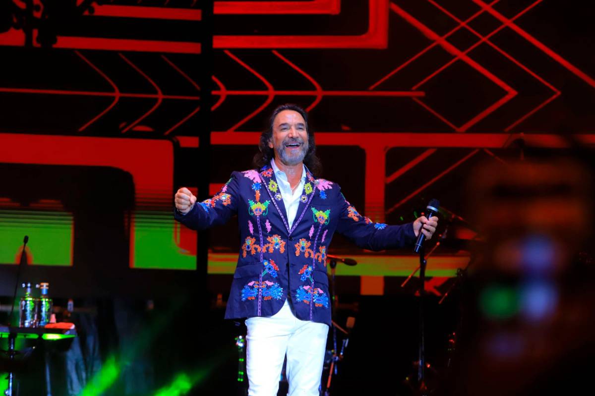 El Buki se roba el corazón de los sampedranos con sensacional concierto