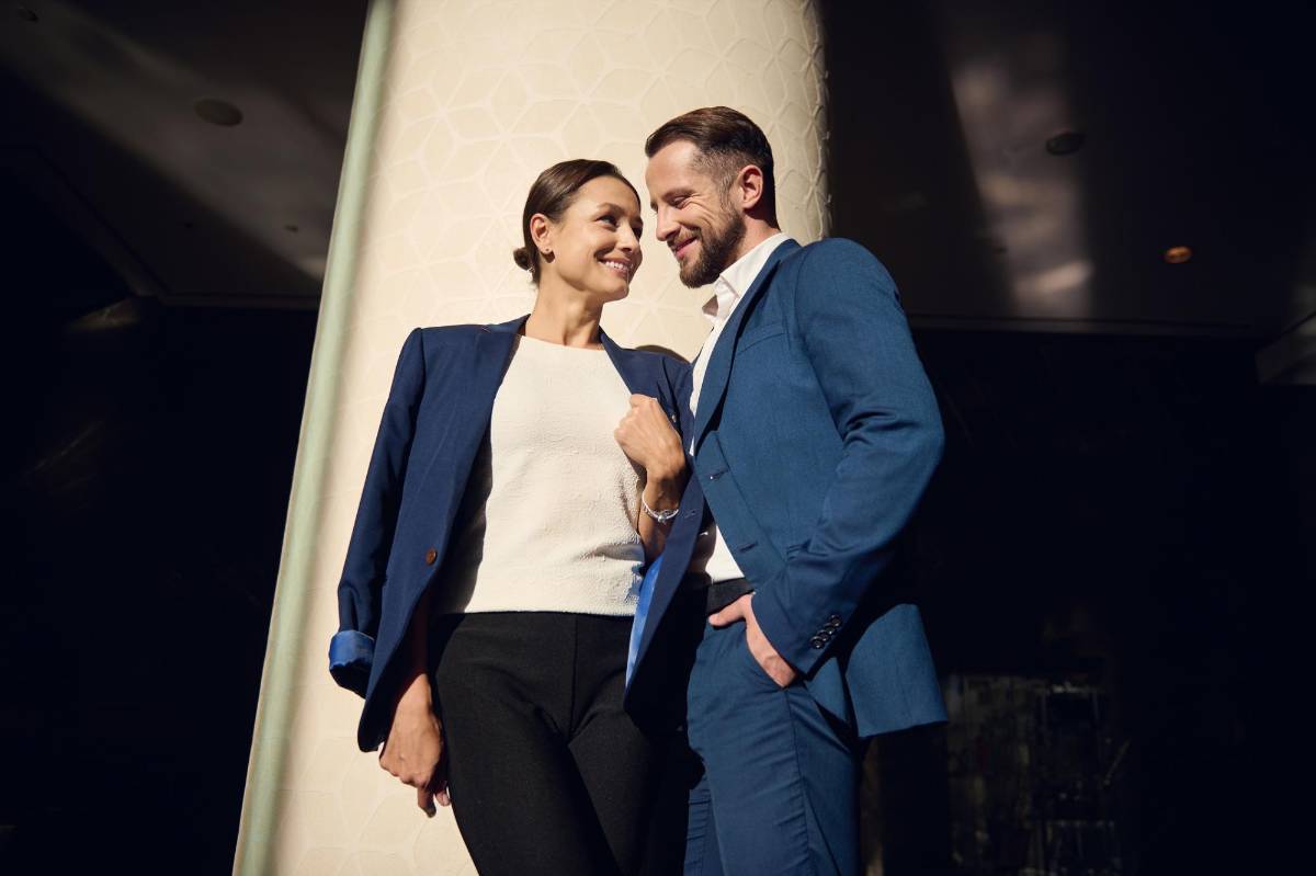 ¿Qué hacer si te enamoras de alguien en la oficina?