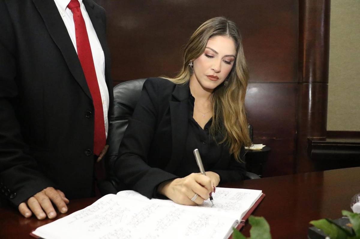 Top 10: Funcionarias y diputadas hondureñas que destacan por su belleza