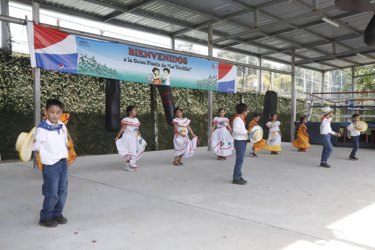 Fiesta de la tortilla y el maíz en la Ovidio Decroly