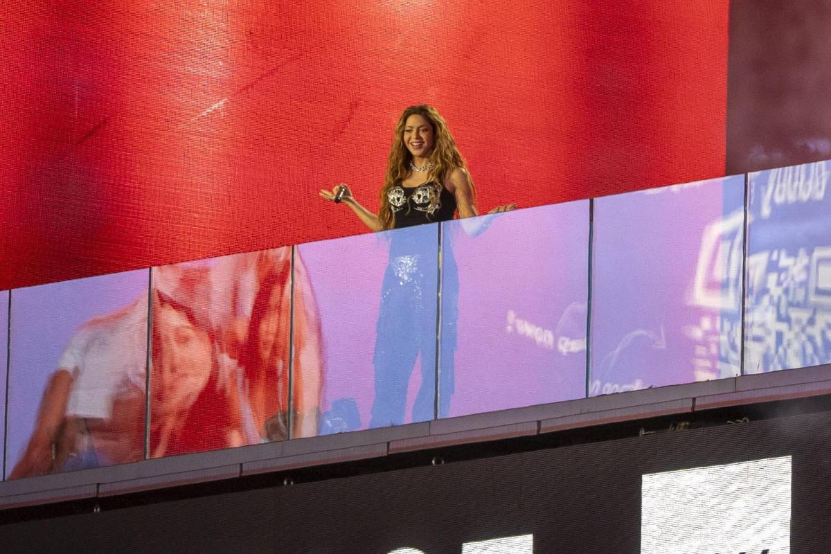 Shakira convoca a miles de personas en concierto gratis en Nueva York