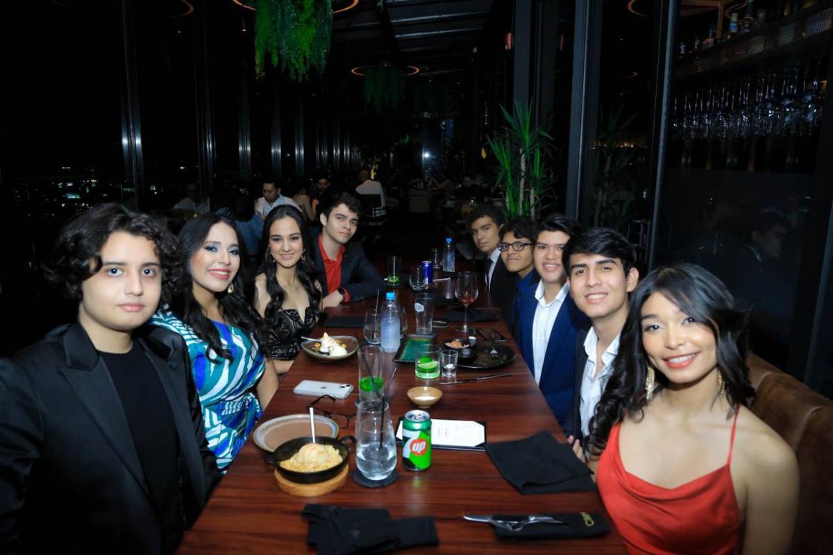 Seniors de la EuropaSchule celebran fraterno y habitual desayuno