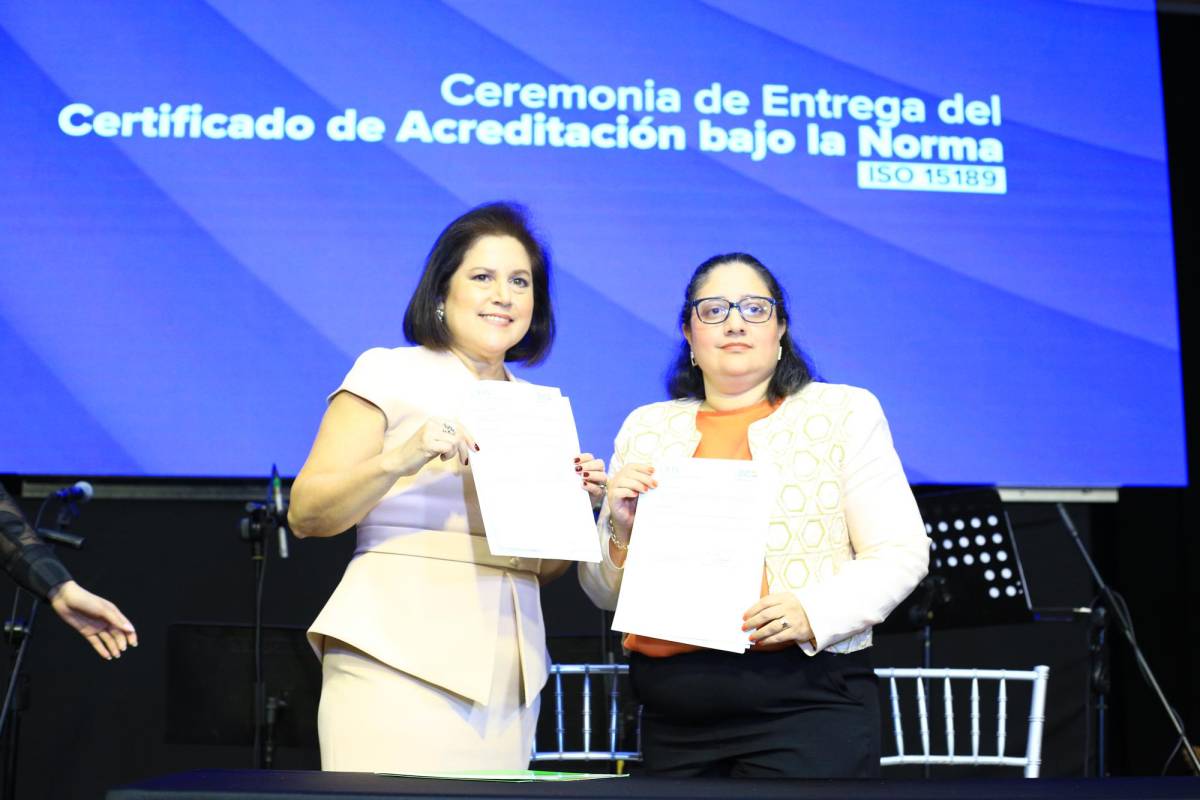 Laboratorio Bueso Arias recibe prestigiosa acreditación