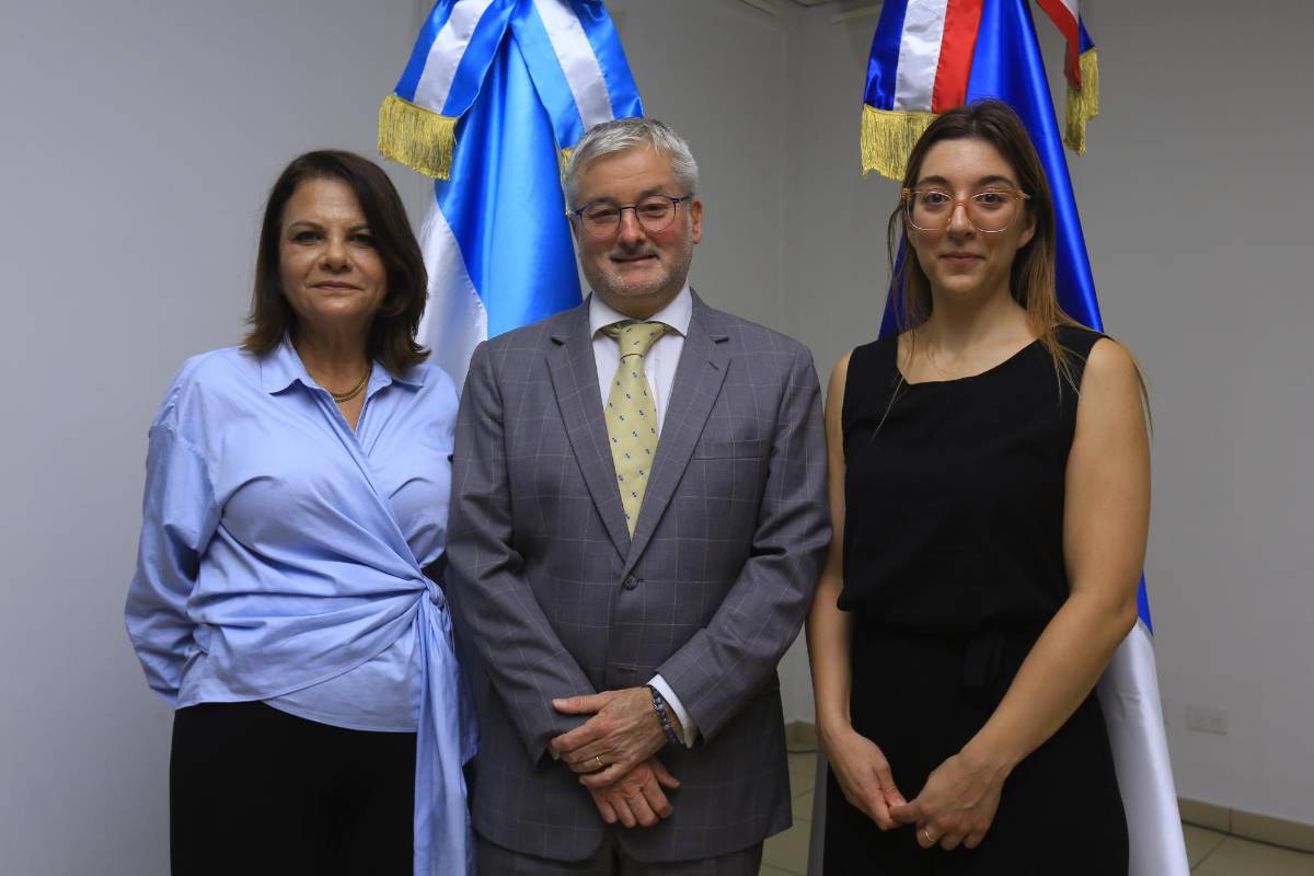 Arboretum y Jardín Mika en la Alianza Francesa de SPS