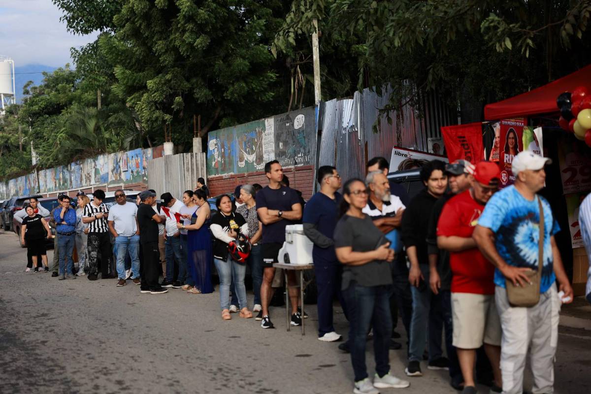 Elecciones Honduras 2025: largas filas, retrasos y afluencia de personas