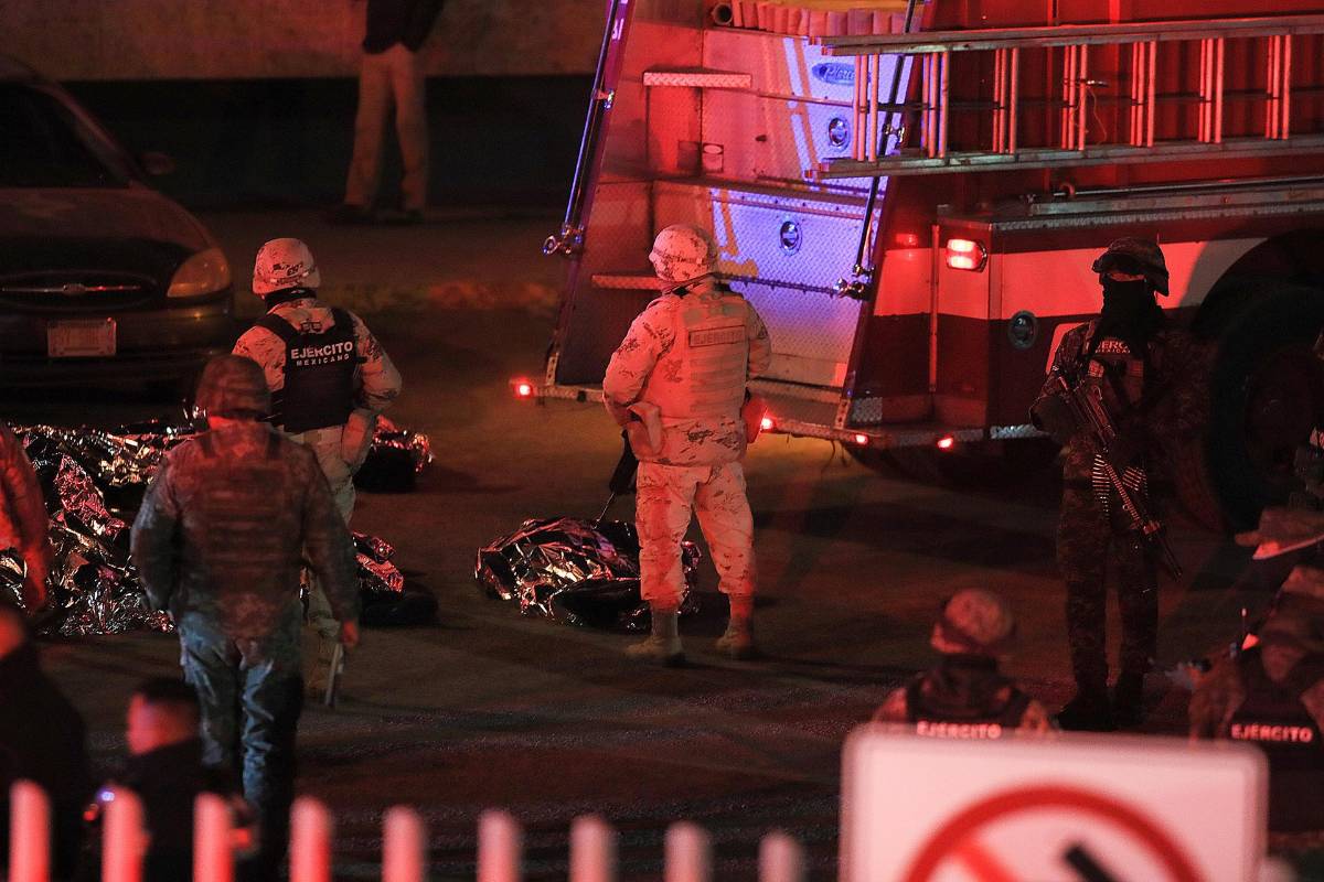 Identifican a hondureños que murieron tras incendio en un centro migratorio en México